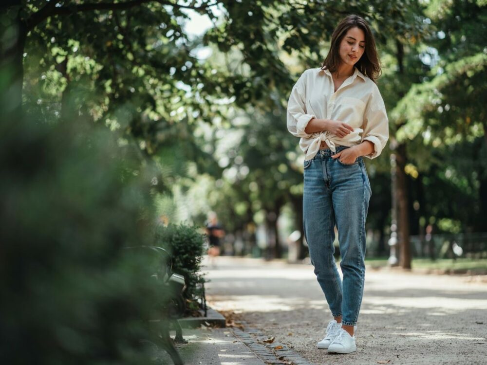 koszula oversize na modelu