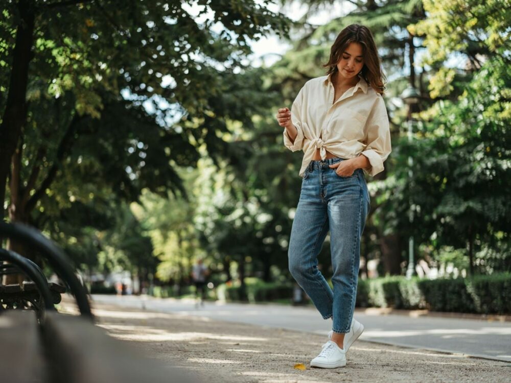 modna stylizacja z koszulą oversize
